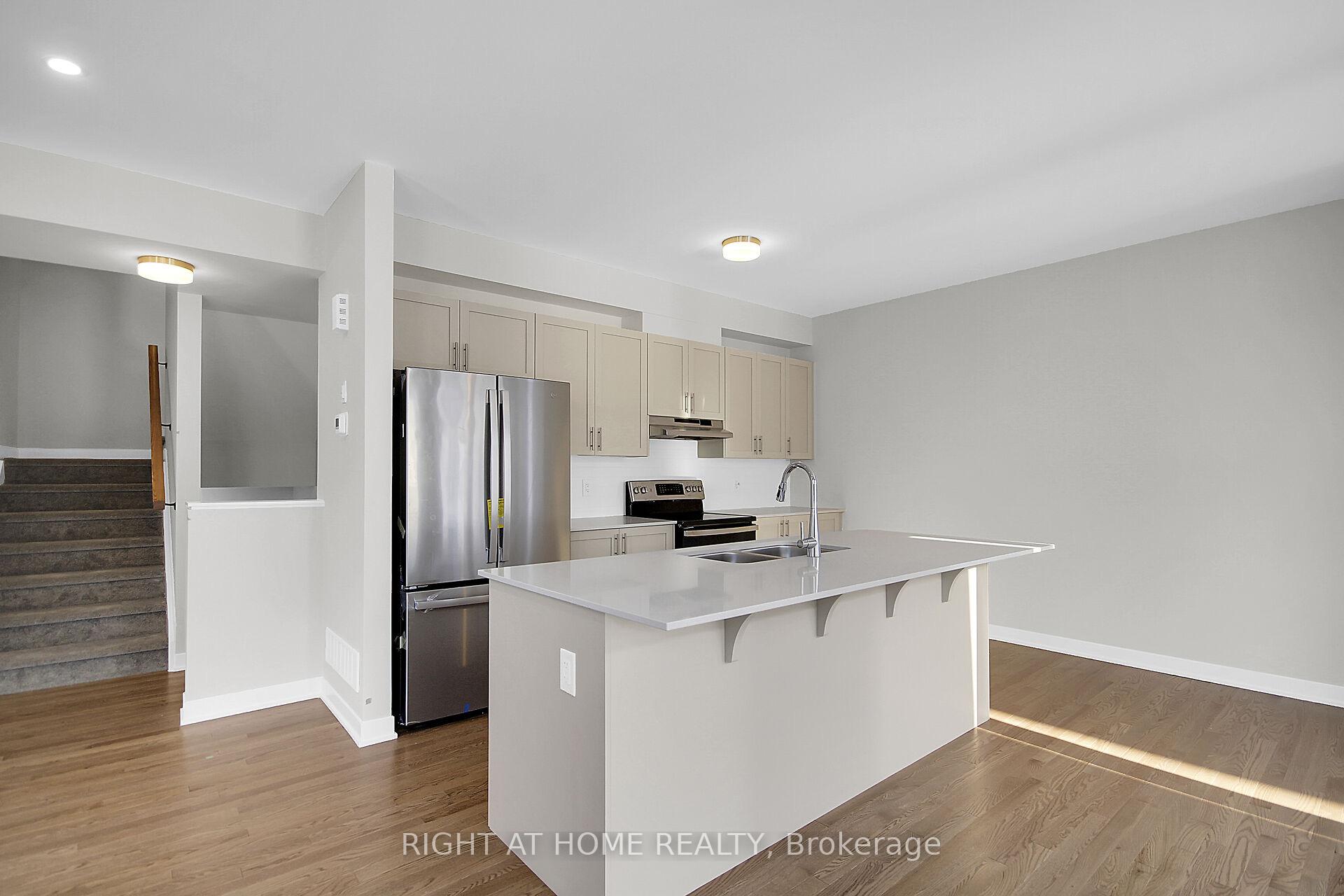 Photo 12 of 169 Conservancy Drive, Ottawa, Barrhaven - Heritage Park — HOMEH
