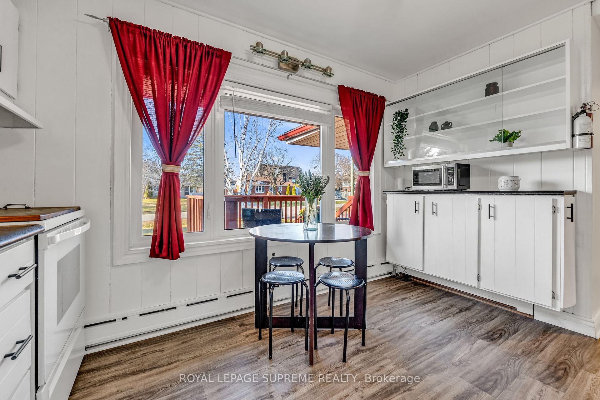 Photo 7 of 3 Frederick Avenue, Clarington, Bowmanville — HOMEH