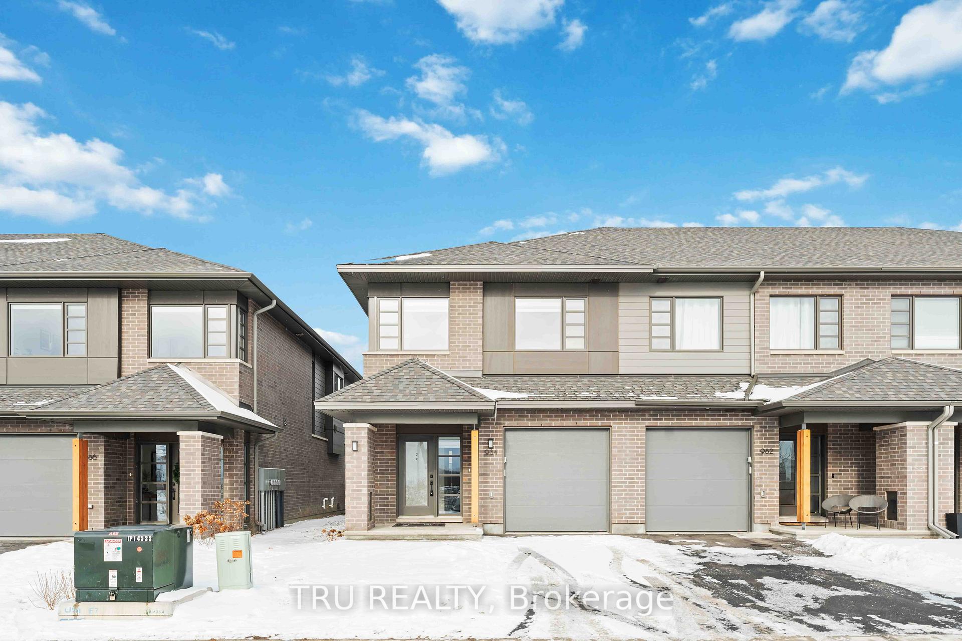 Photo 1 of 984 Acoustic Way, Ottawa, Riverside South/Gloucester Glen — HOMEH