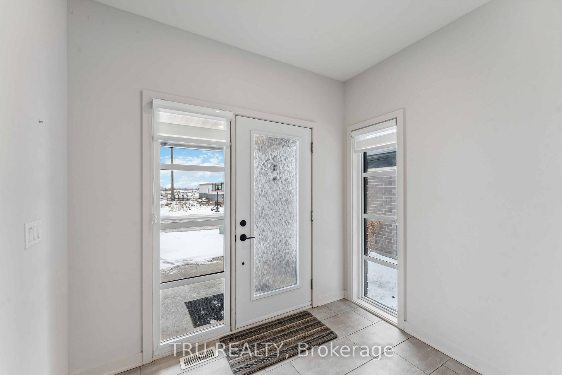 Photo 3 of 984 Acoustic Way, Ottawa, Riverside South/Gloucester Glen — HOMEH