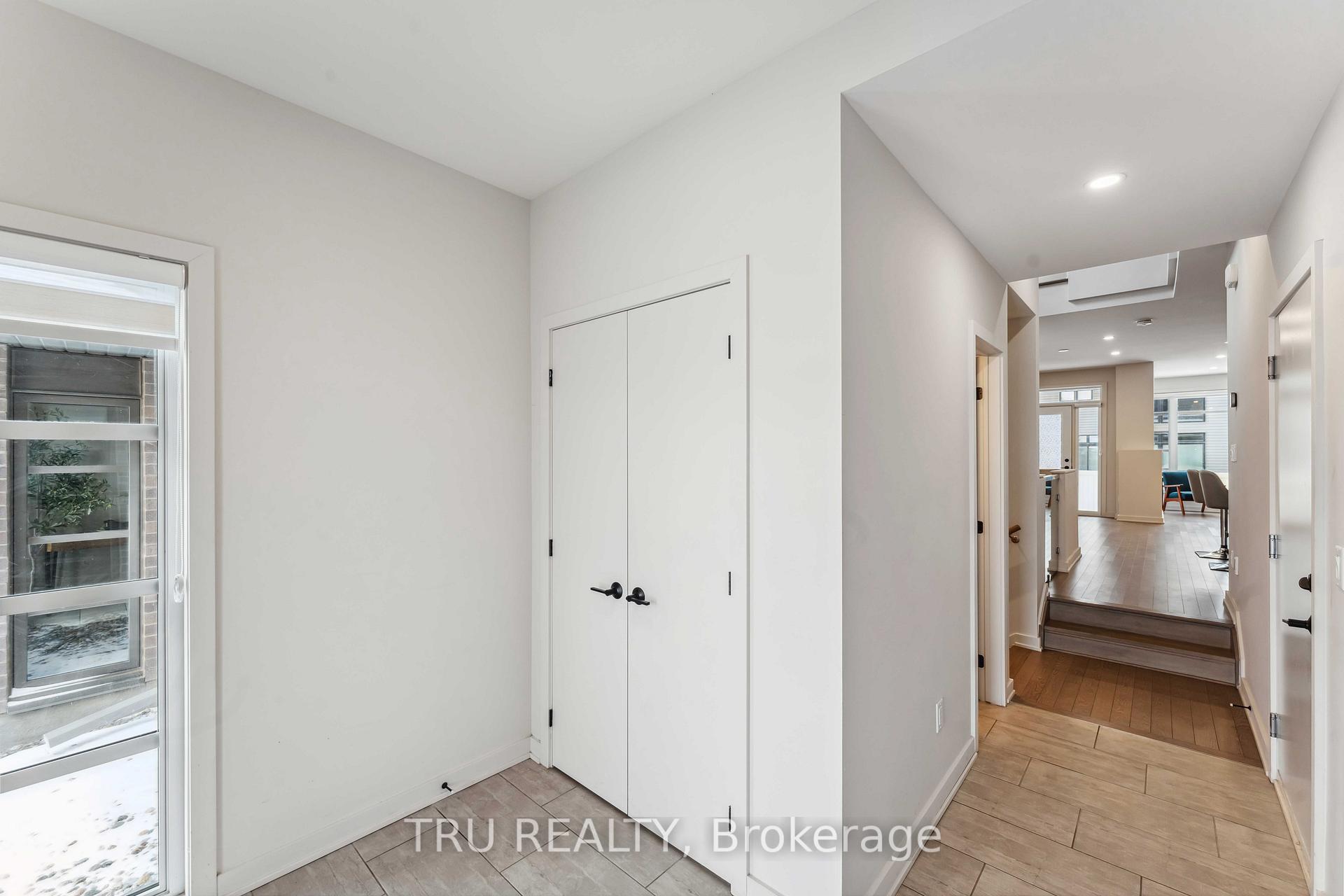 Photo 4 of 984 Acoustic Way, Ottawa, Riverside South/Gloucester Glen — HOMEH