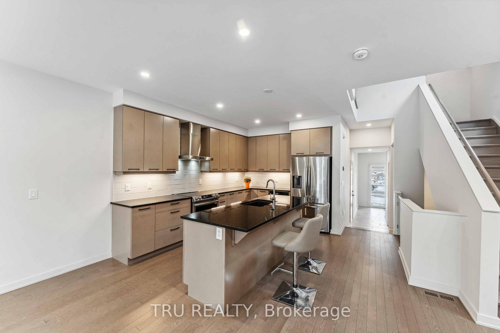 Photo 10 of 984 Acoustic Way, Ottawa, Riverside South/Gloucester Glen — HOMEH