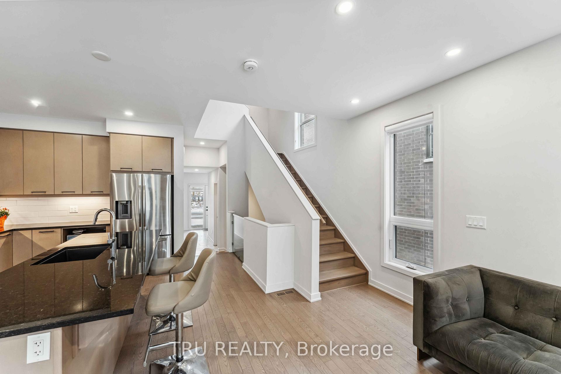 Photo 11 of 984 Acoustic Way, Ottawa, Riverside South/Gloucester Glen — HOMEH