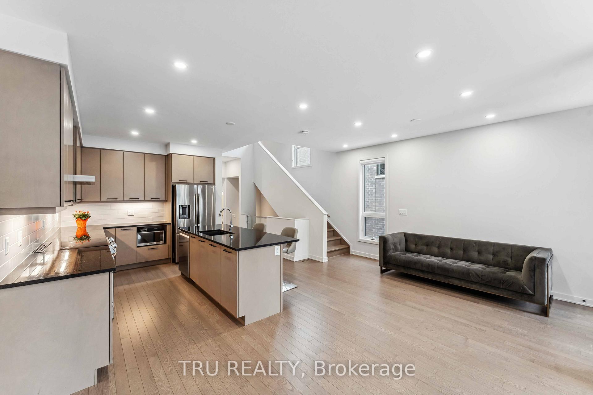 Photo 12 of 984 Acoustic Way, Ottawa, Riverside South/Gloucester Glen — HOMEH