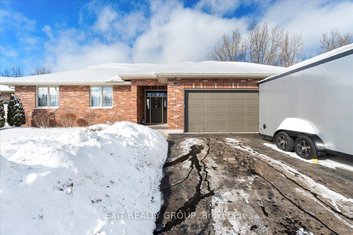 Photo 2 of 40 Kawartha Court, Belleville, Belleville Ward — HOMEH