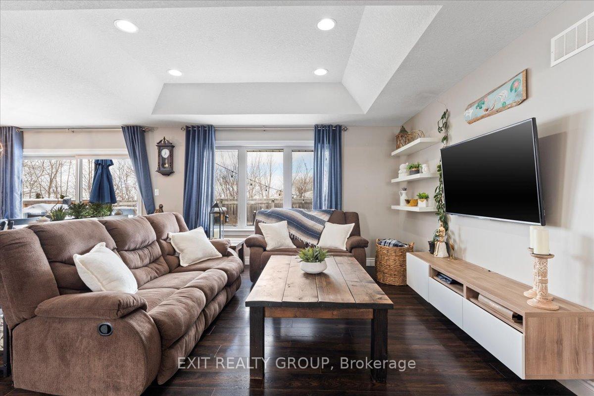 Photo 4 of 40 Kawartha Court, Belleville, Belleville Ward — HOMEH