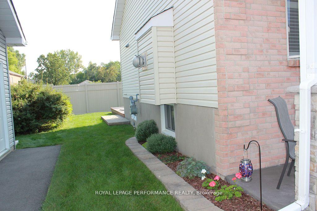 Photo 8 of 1130 Osborne Avenue, Cornwall — HOMEH