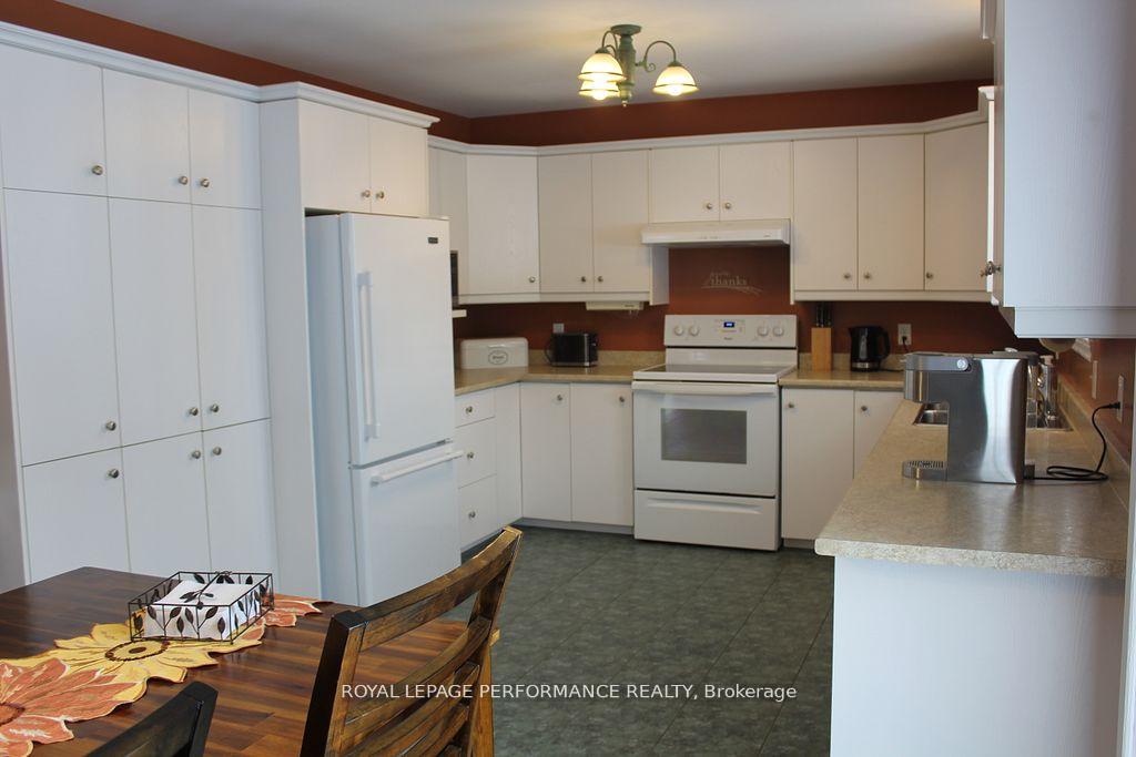 Photo 14 of 1130 Osborne Avenue, Cornwall — HOMEH