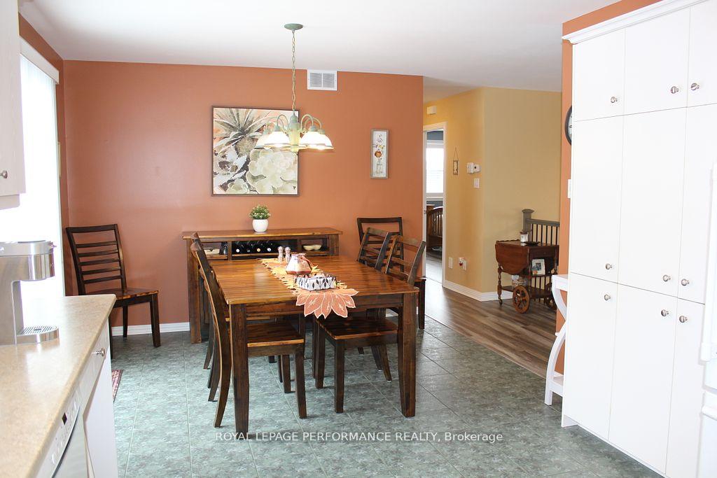 Photo 15 of 1130 Osborne Avenue, Cornwall — HOMEH