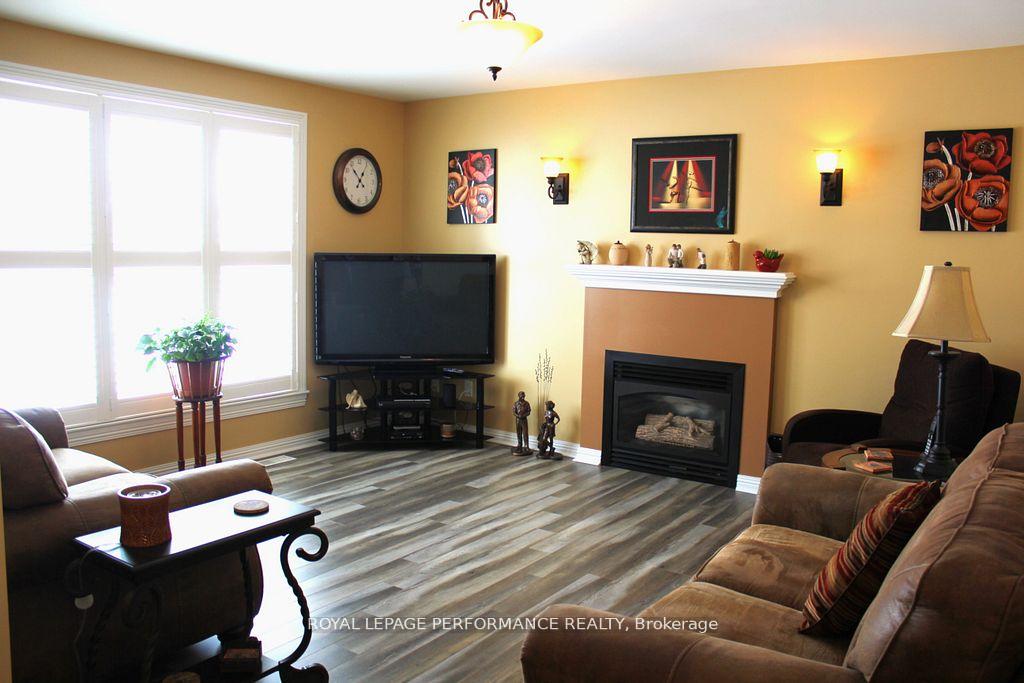 Photo 18 of 1130 Osborne Avenue, Cornwall — HOMEH