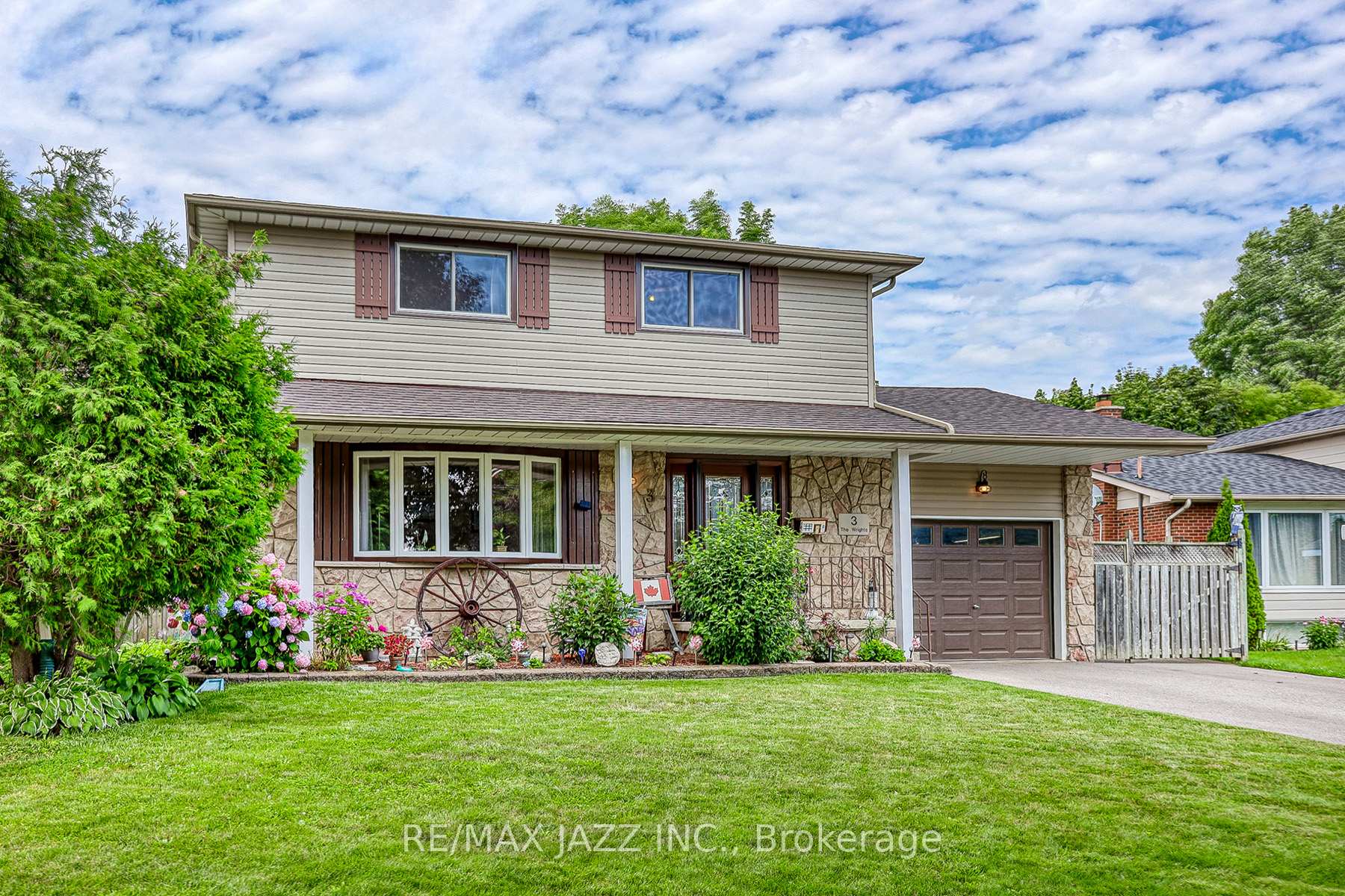 Photo 1 of 3 Strike Avenue, Clarington, Bowmanville — HOMEH