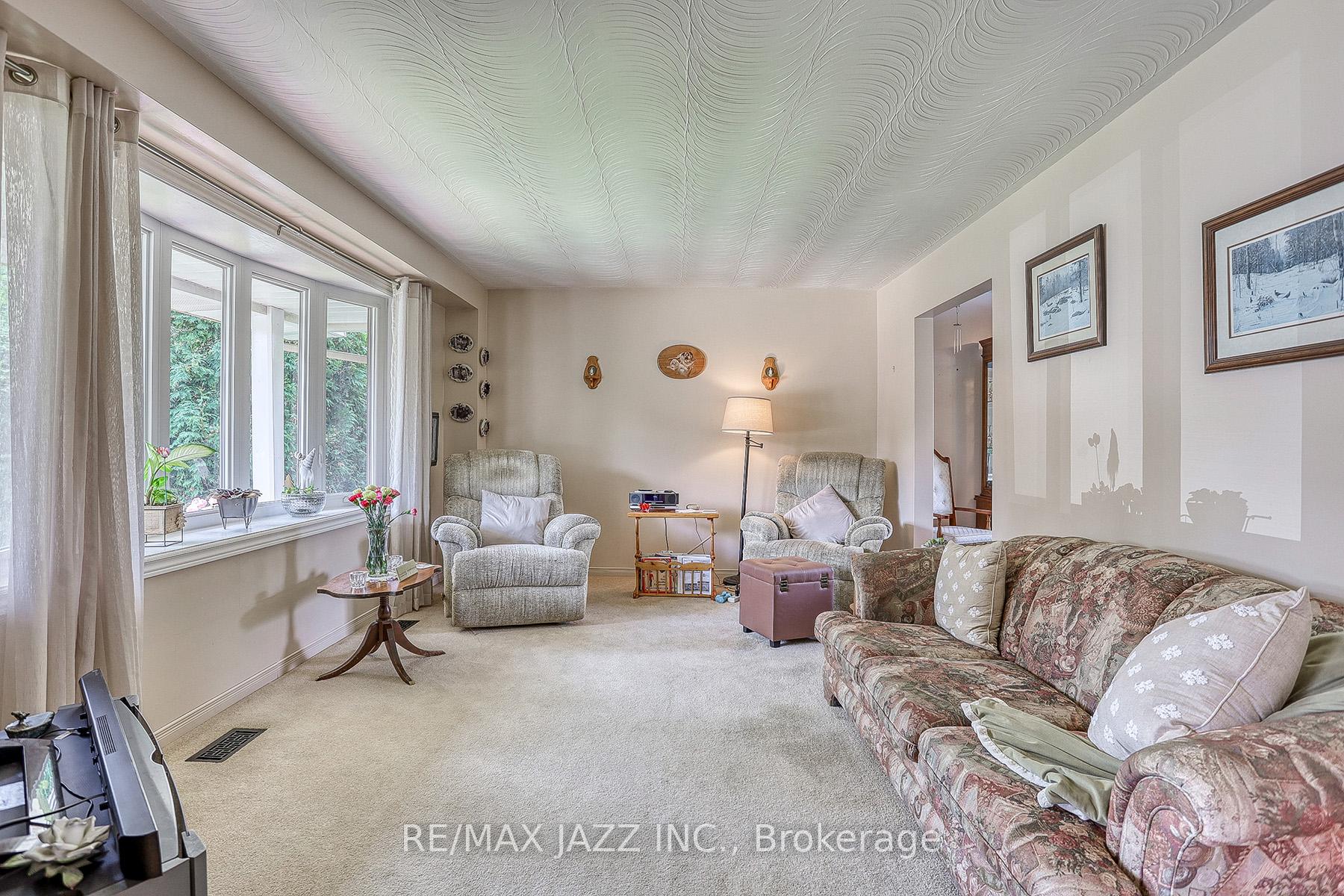 Photo 9 of 3 Strike Avenue, Clarington, Bowmanville — HOMEH