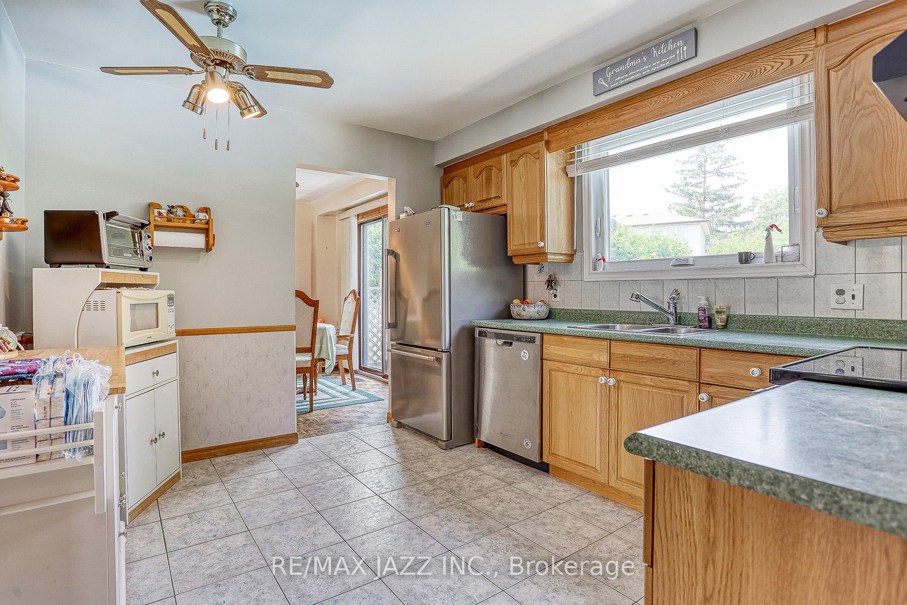 Photo 7 of 3 Strike Avenue, Clarington, Bowmanville — HOMEH