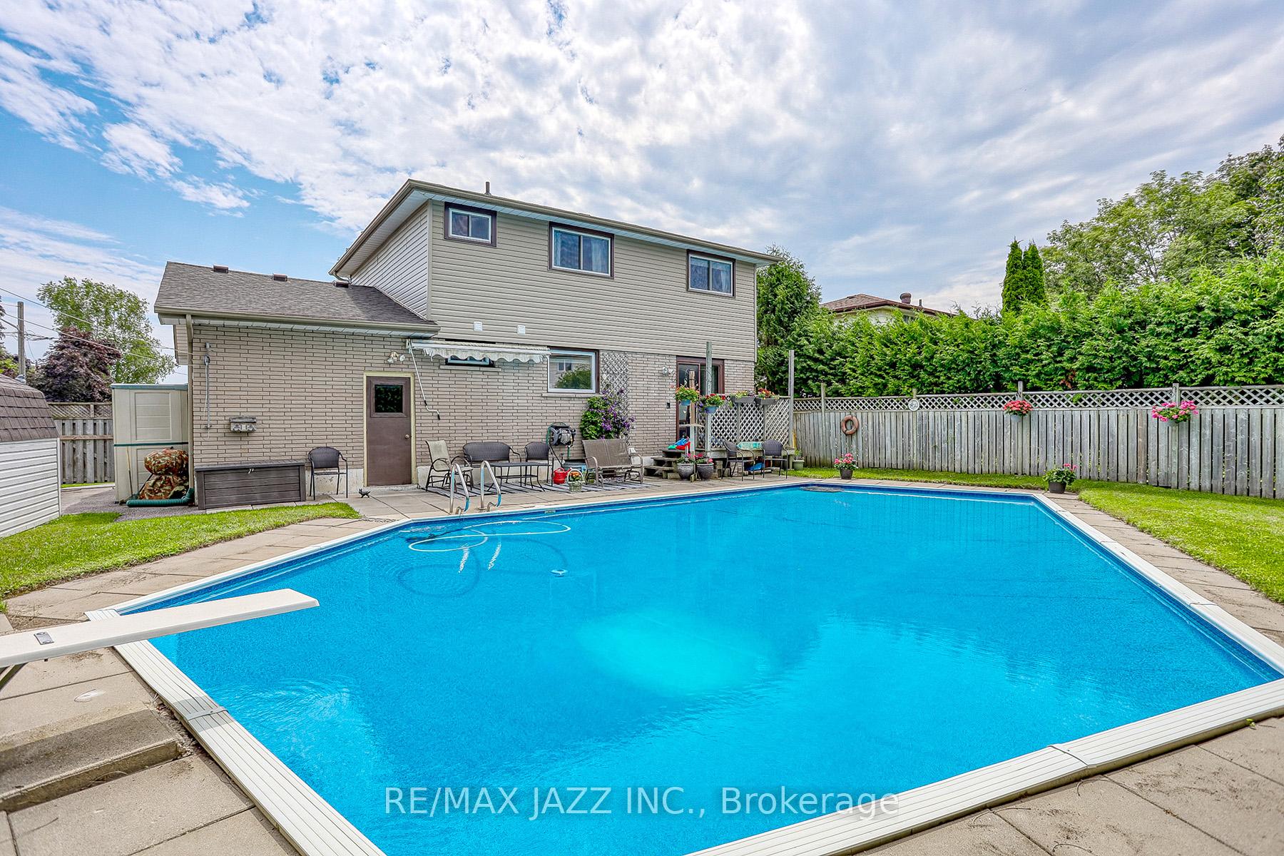 Photo 26 of 3 Strike Avenue, Clarington, Bowmanville — HOMEH