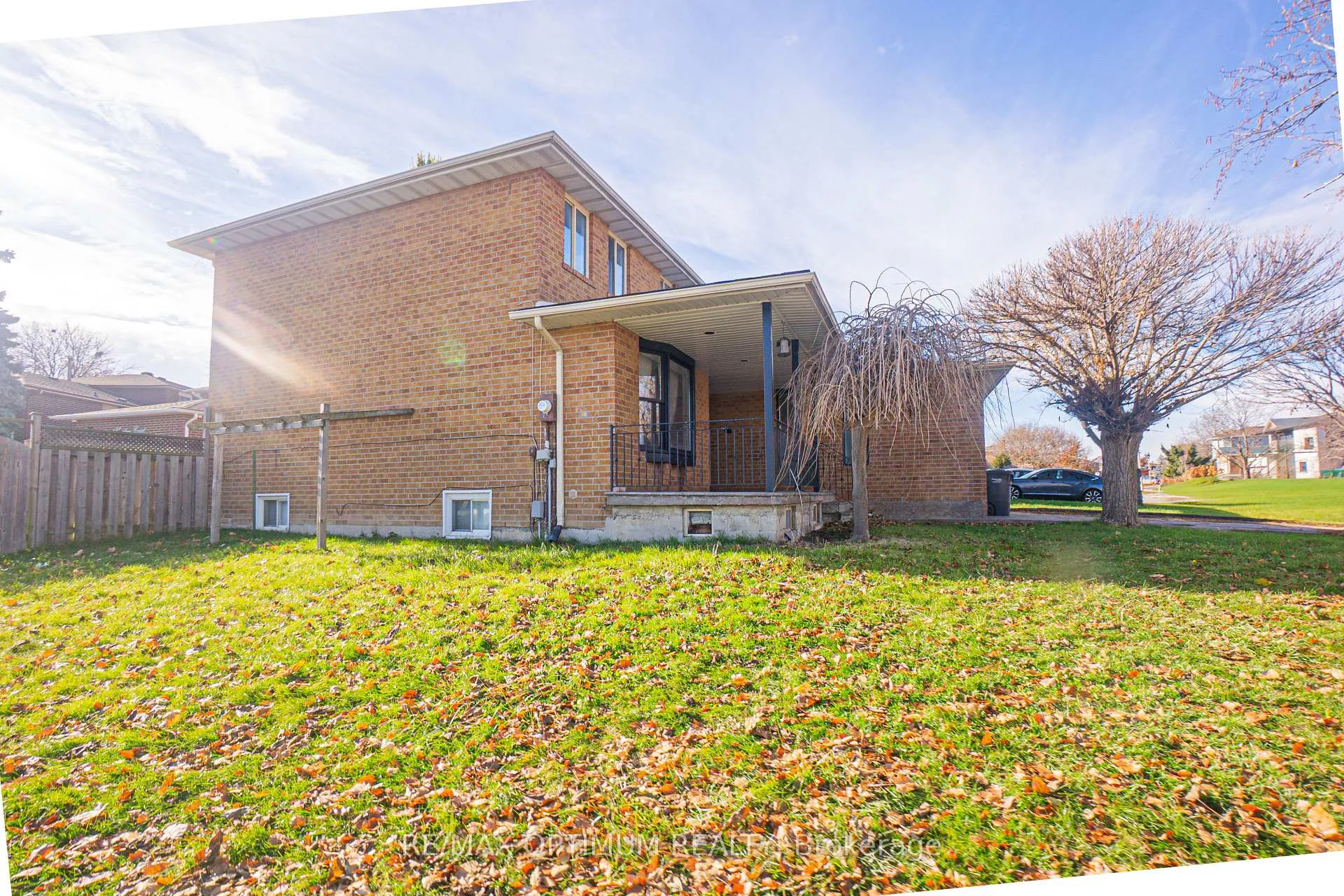 Photo 13 of 10 Braidwood Lake Road, Brampton, Heart Lake West — HOMEH