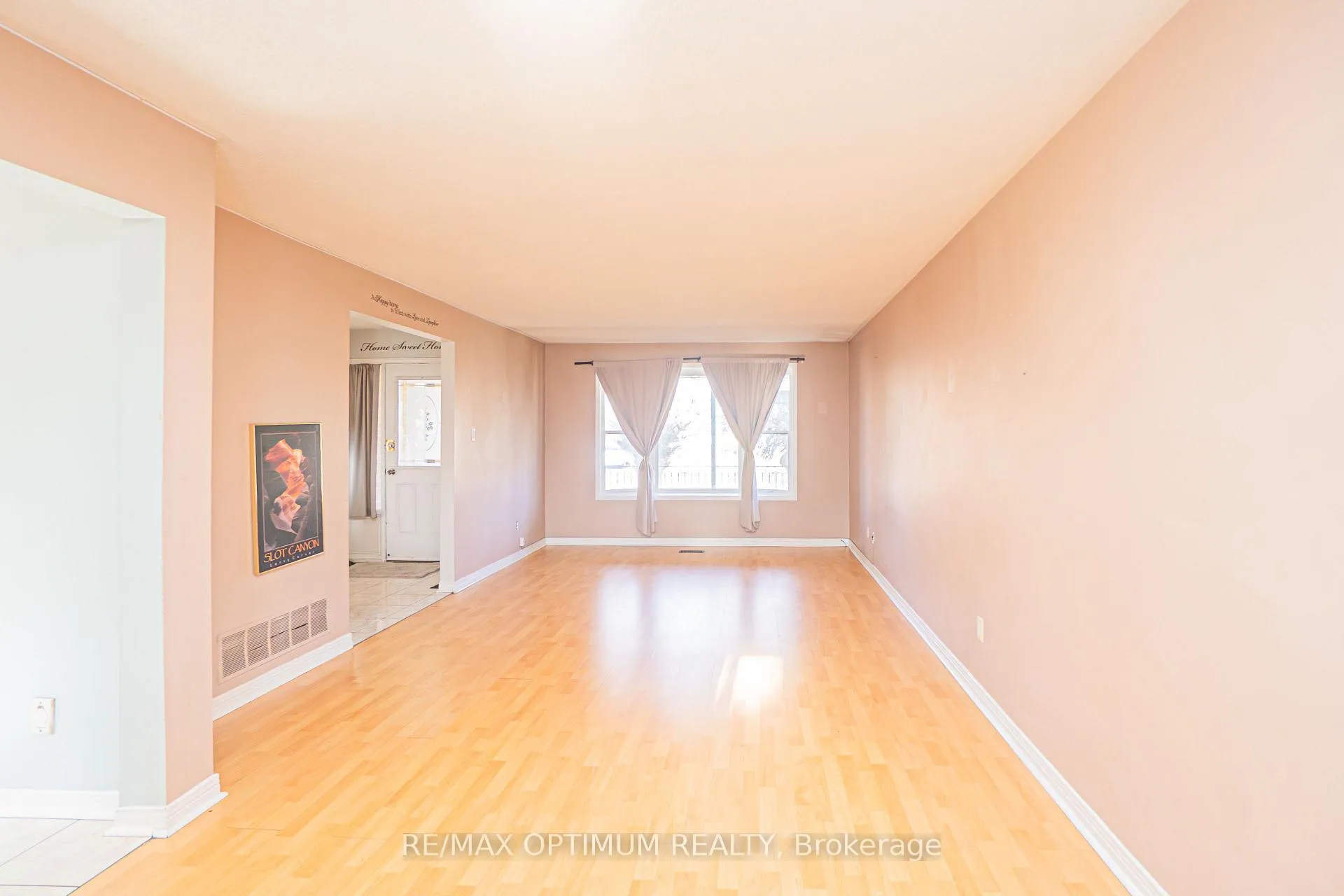 Photo 23 of 10 Braidwood Lake Road, Brampton, Heart Lake West — HOMEH