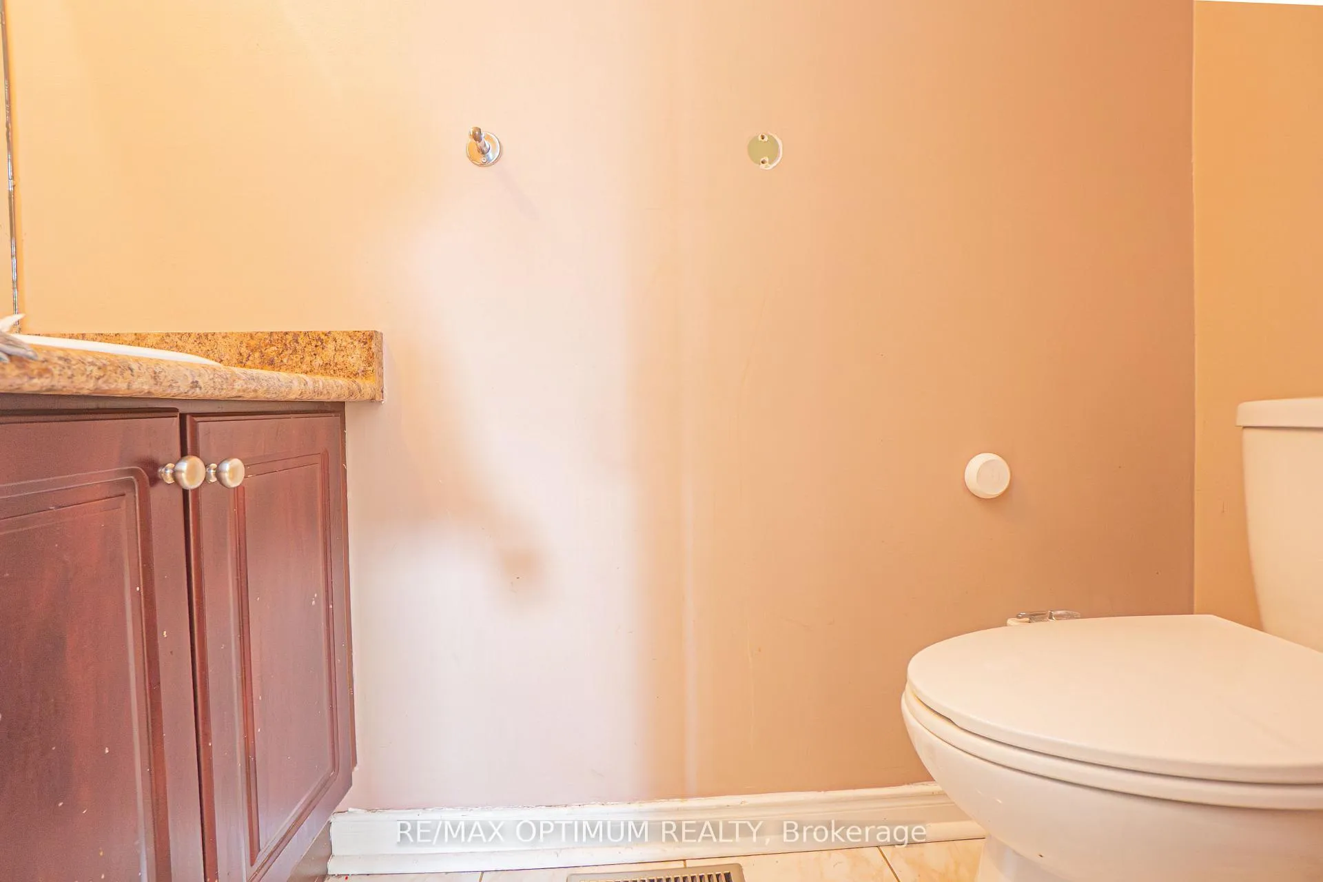 Photo 37 of 10 Braidwood Lake Road, Brampton, Heart Lake West — HOMEH