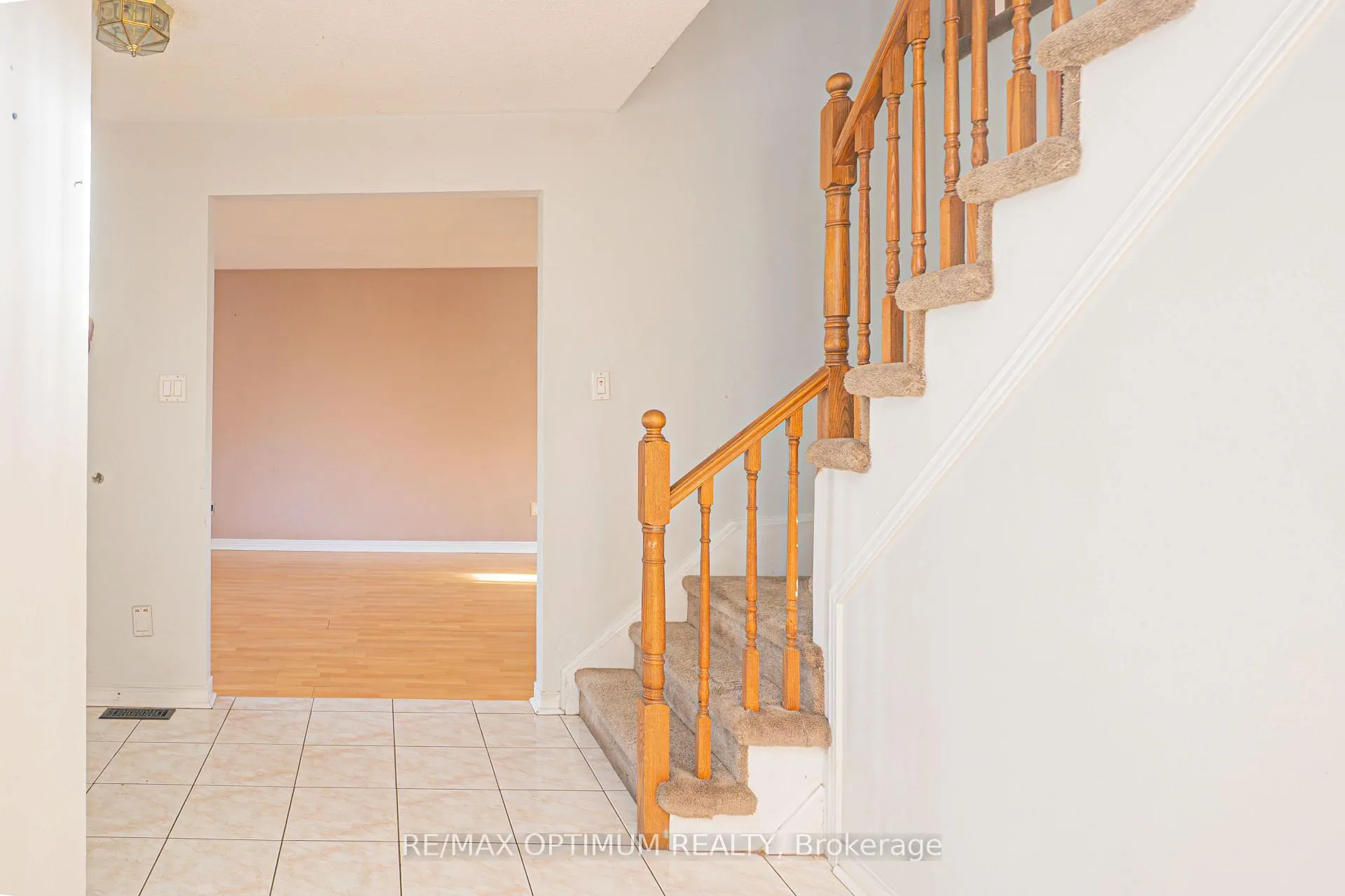 Photo 41 of 10 Braidwood Lake Road, Brampton, Heart Lake West — HOMEH