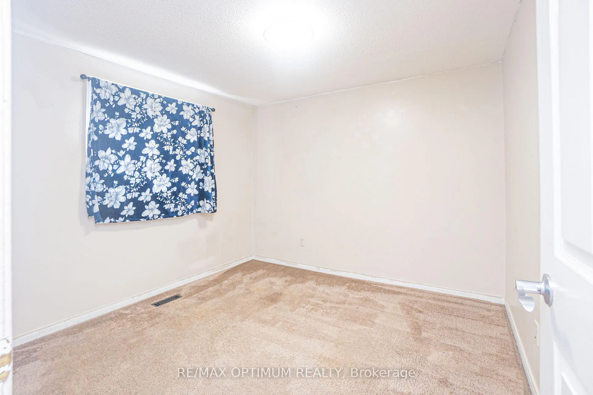 Photo 54 of 10 Braidwood Lake Road, Brampton, Heart Lake West — HOMEH