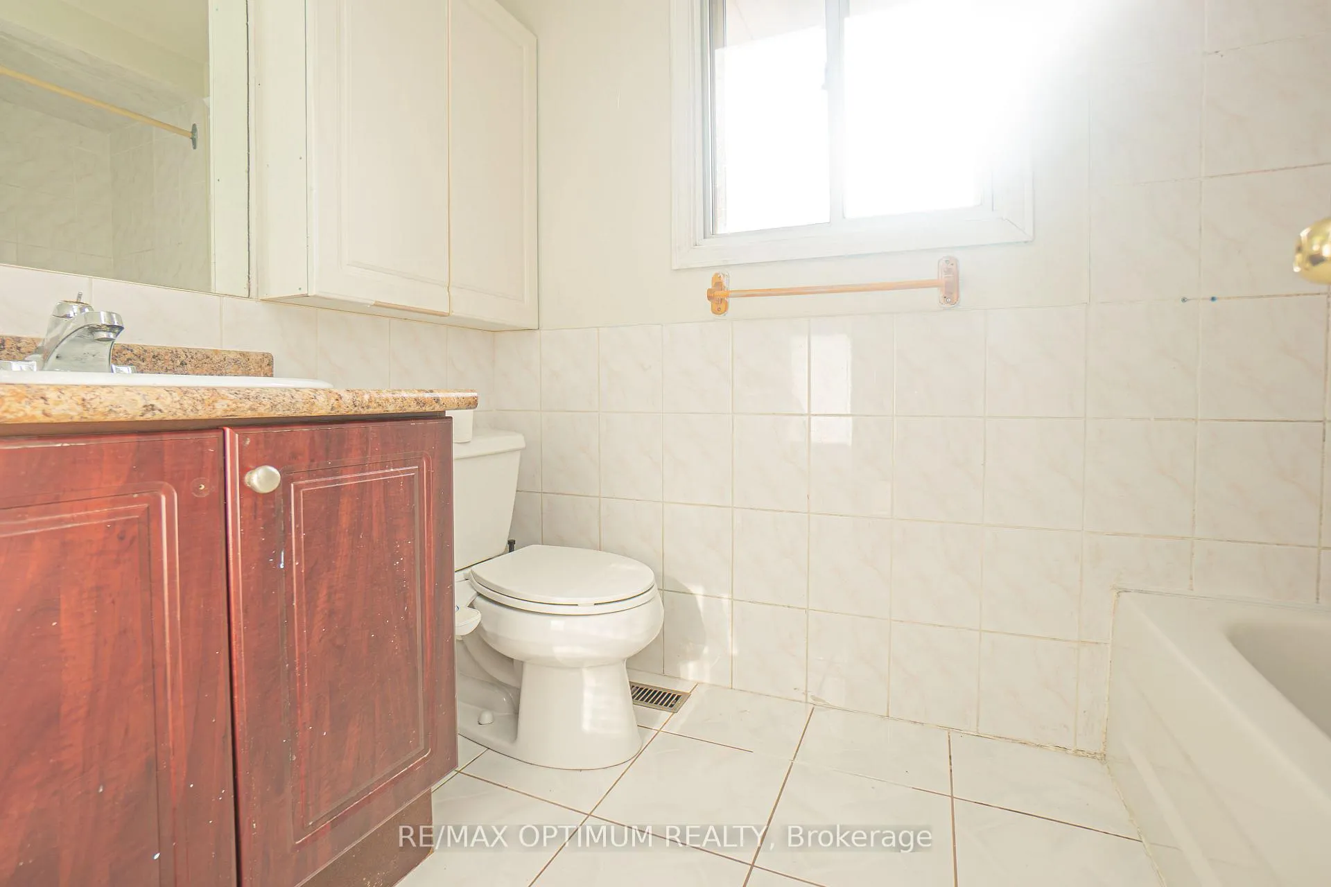 Photo 60 of 10 Braidwood Lake Road, Brampton, Heart Lake West — HOMEH