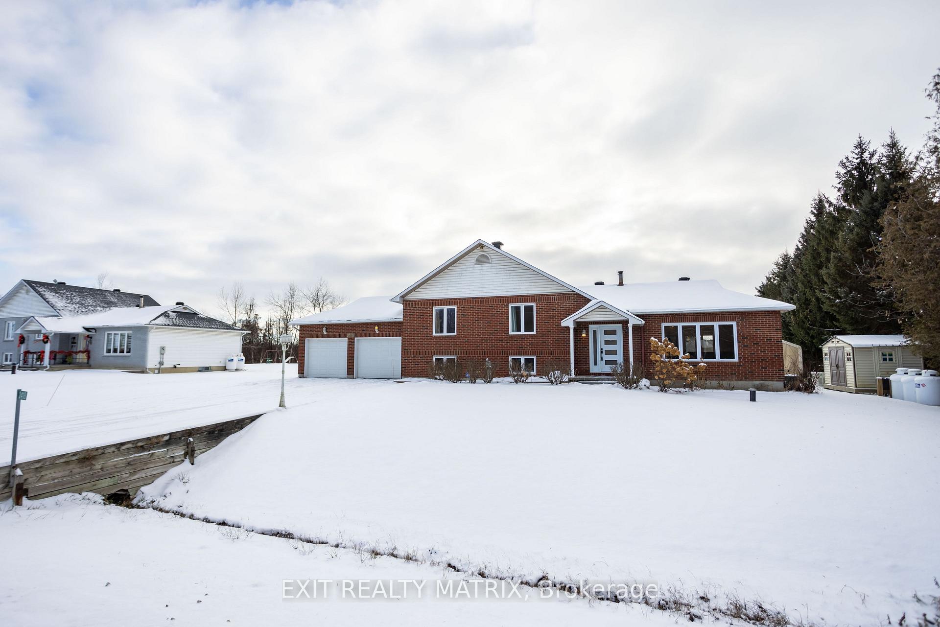 Front of 2418 Rideau Road