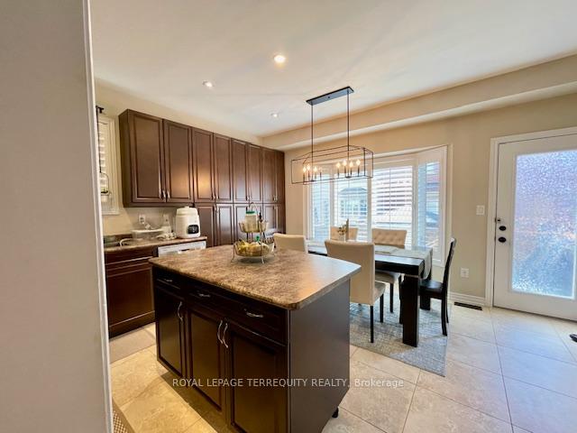 Photo 17 of 4605 Keystone Crescent, Burlington, Alton — HOMEH