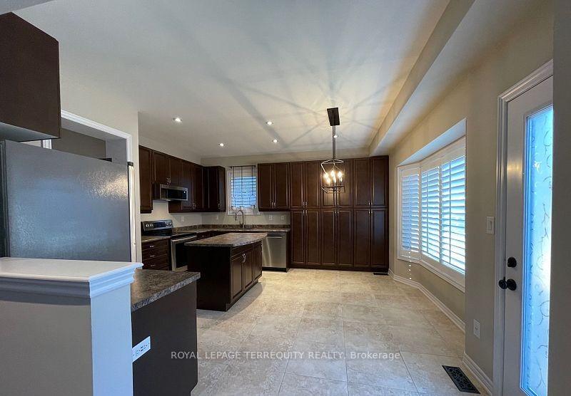 Photo 19 of 4605 Keystone Crescent, Burlington, Alton — HOMEH