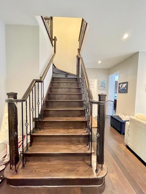 Photo 23 of 4605 Keystone Crescent, Burlington, Alton — HOMEH