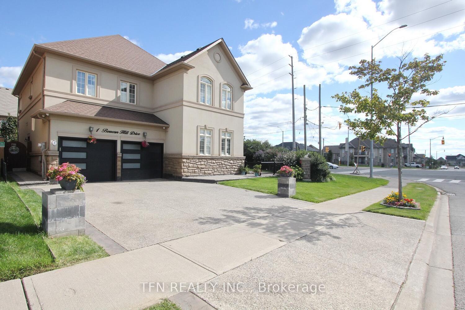 Photo 2 of 1 Beacon Hill Drive, Brampton, Credit Valley — HOMEH