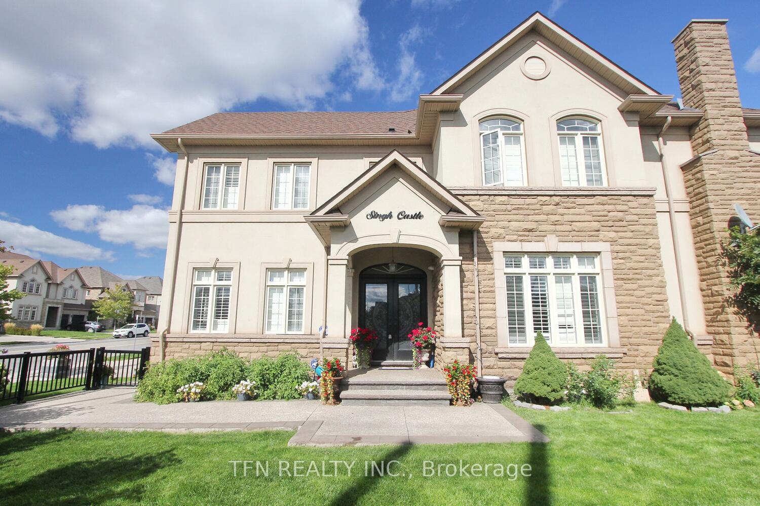 Photo 6 of 1 Beacon Hill Drive, Brampton, Credit Valley — HOMEH