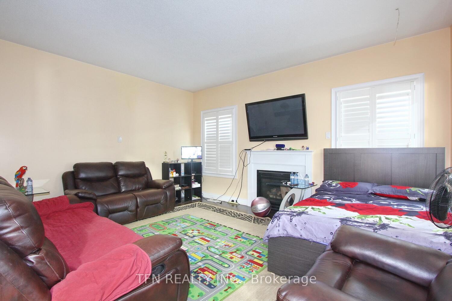Photo 24 of 1 Beacon Hill Drive, Brampton, Credit Valley — HOMEH