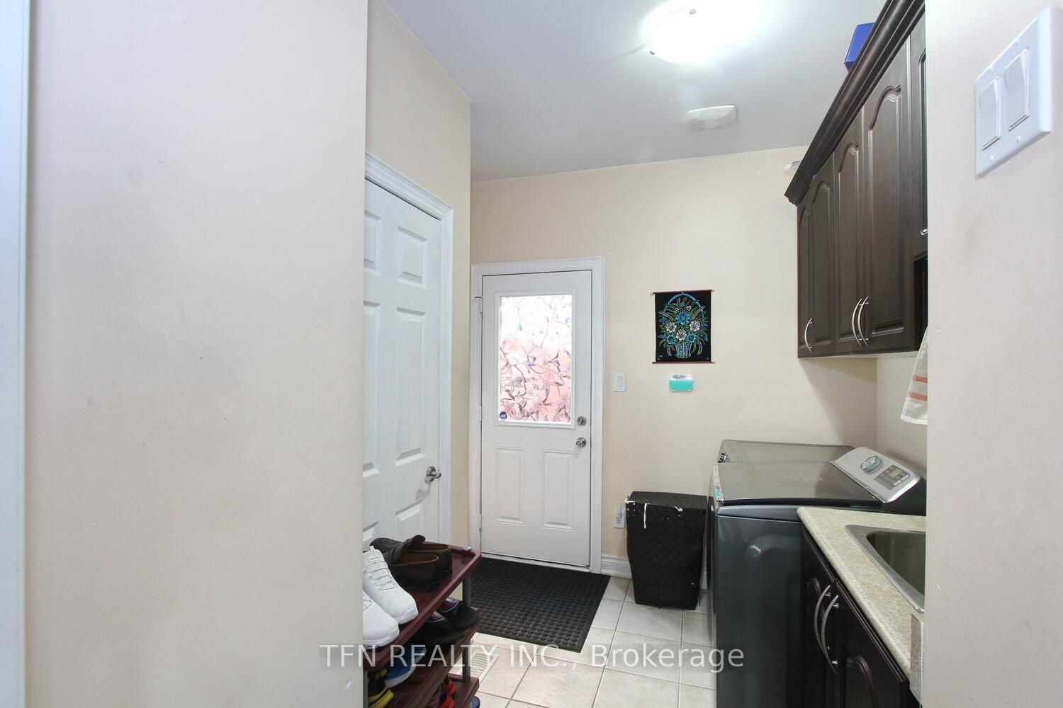 Photo 27 of 1 Beacon Hill Drive, Brampton, Credit Valley — HOMEH