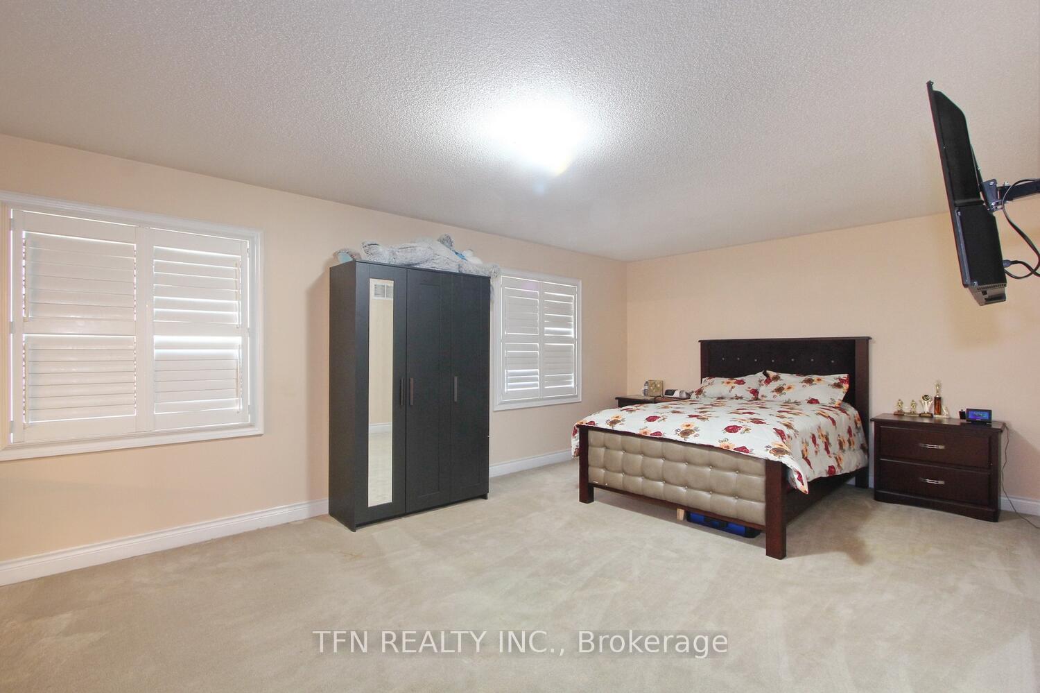 Photo 28 of 1 Beacon Hill Drive, Brampton, Credit Valley — HOMEH