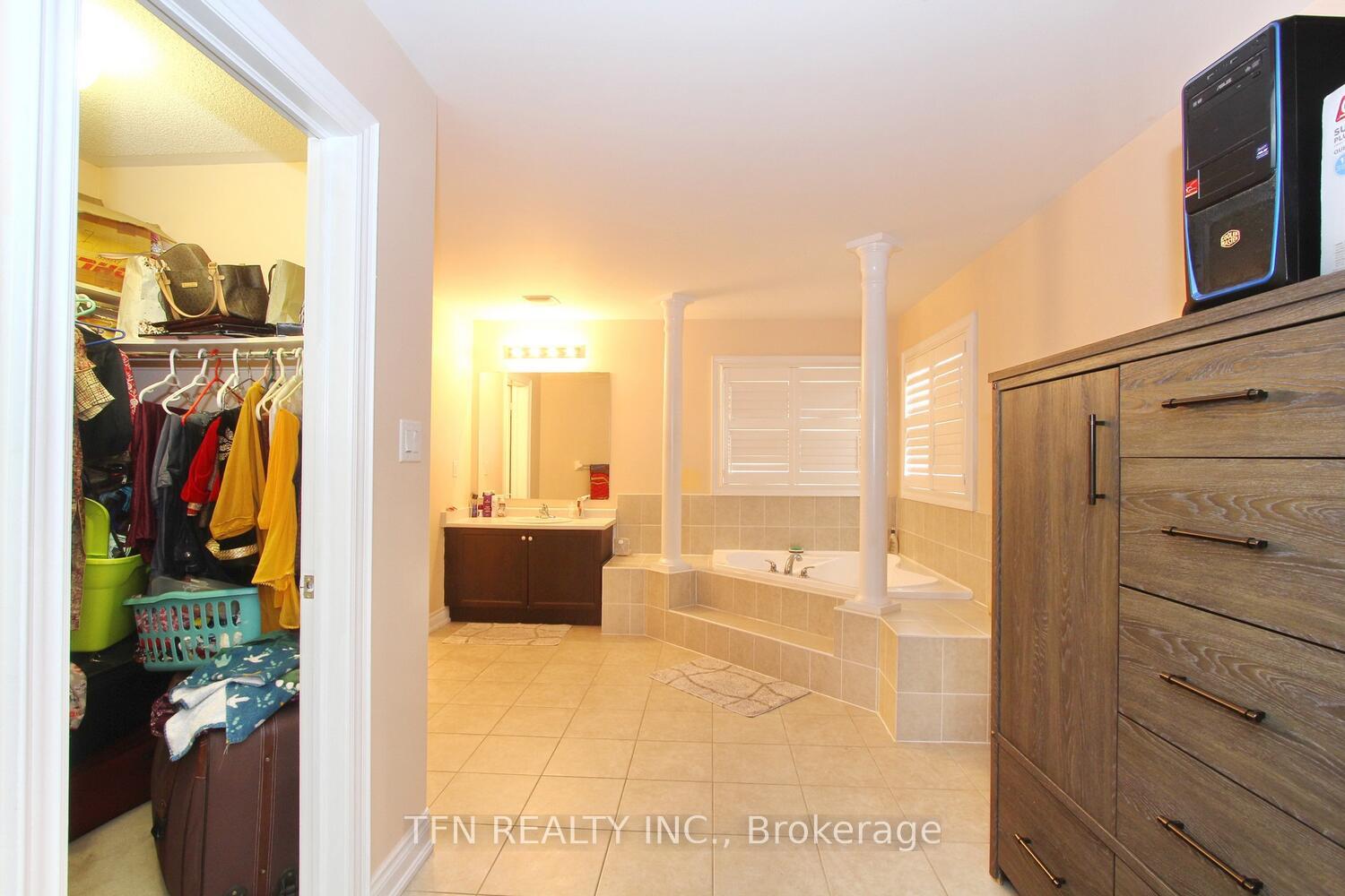 Photo 31 of 1 Beacon Hill Drive, Brampton, Credit Valley — HOMEH