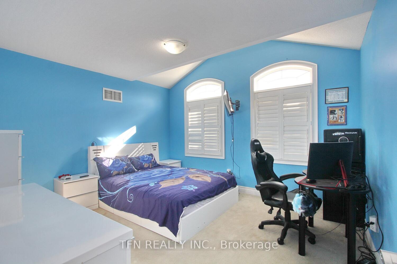 Photo 36 of 1 Beacon Hill Drive, Brampton, Credit Valley — HOMEH