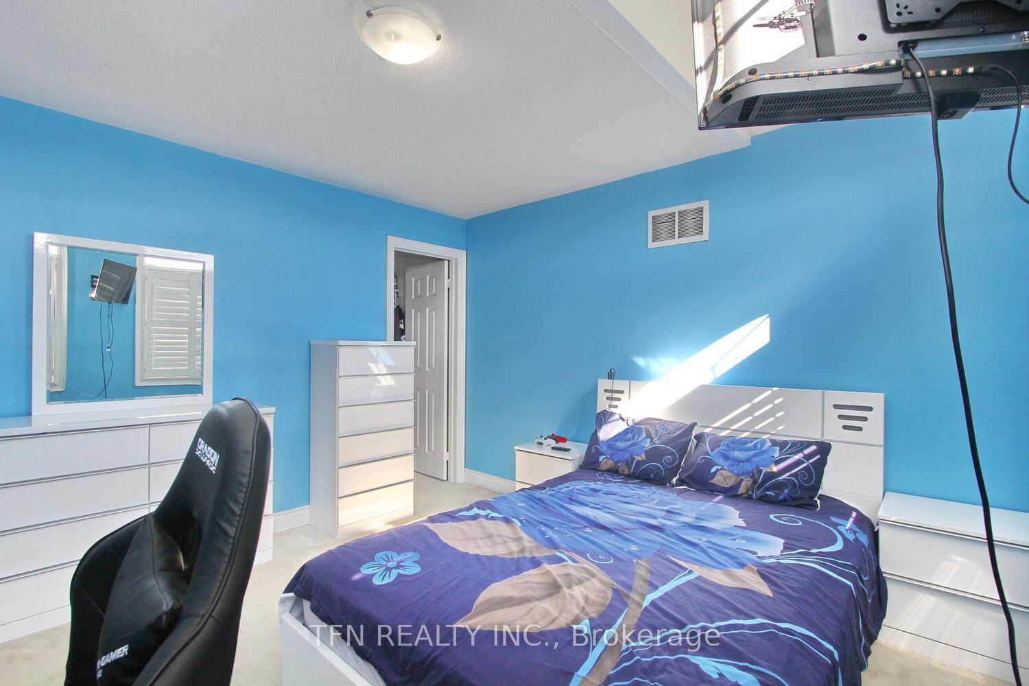 Photo 37 of 1 Beacon Hill Drive, Brampton, Credit Valley — HOMEH