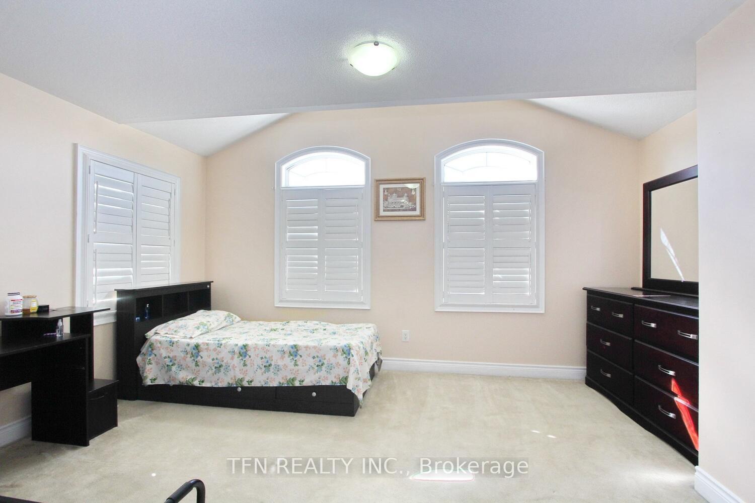 Photo 39 of 1 Beacon Hill Drive, Brampton, Credit Valley — HOMEH