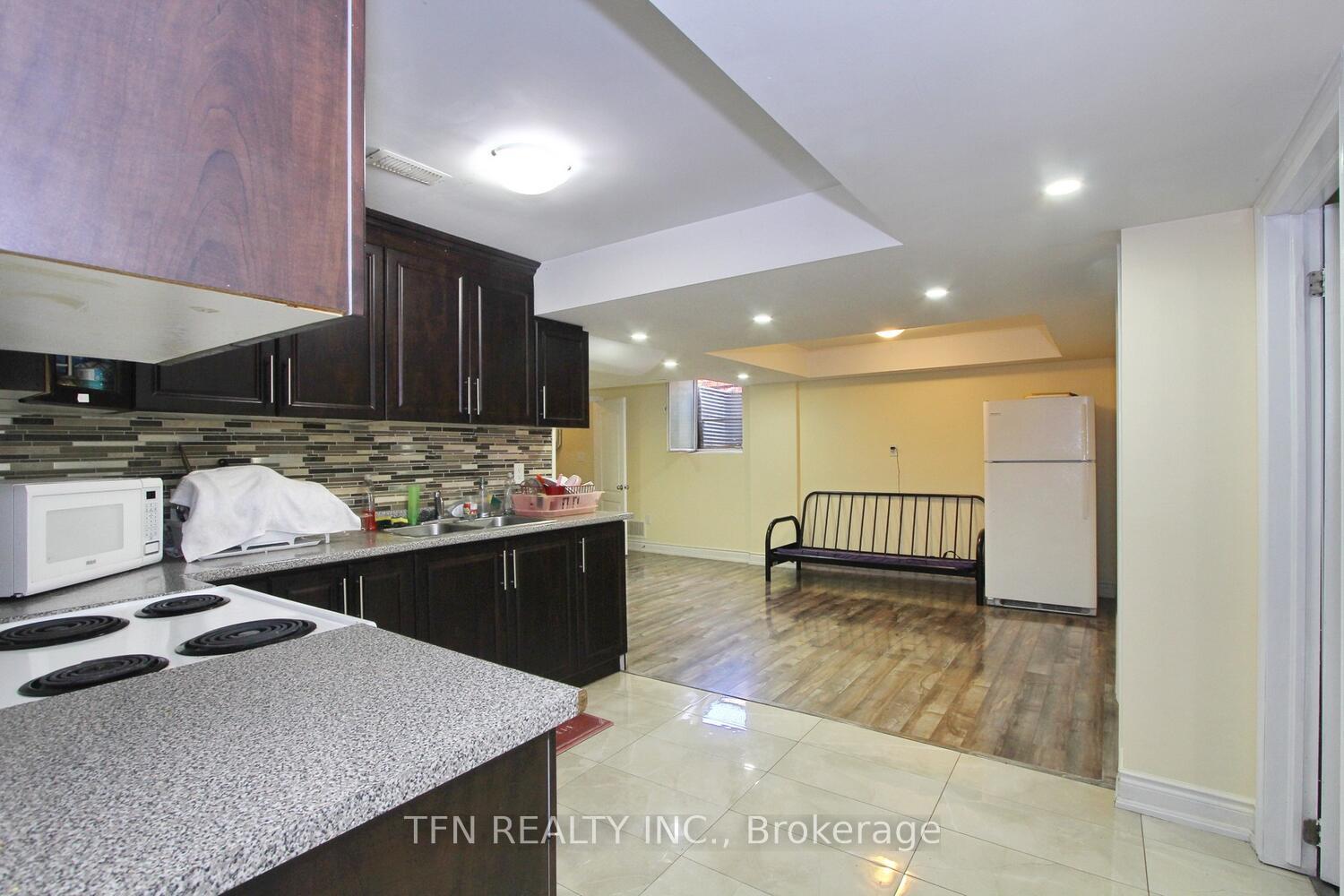 Photo 43 of 1 Beacon Hill Drive, Brampton, Credit Valley — HOMEH