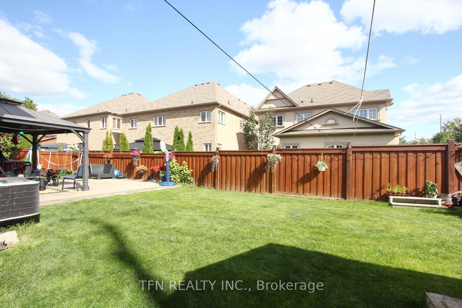 Photo 48 of 1 Beacon Hill Drive, Brampton, Credit Valley — HOMEH