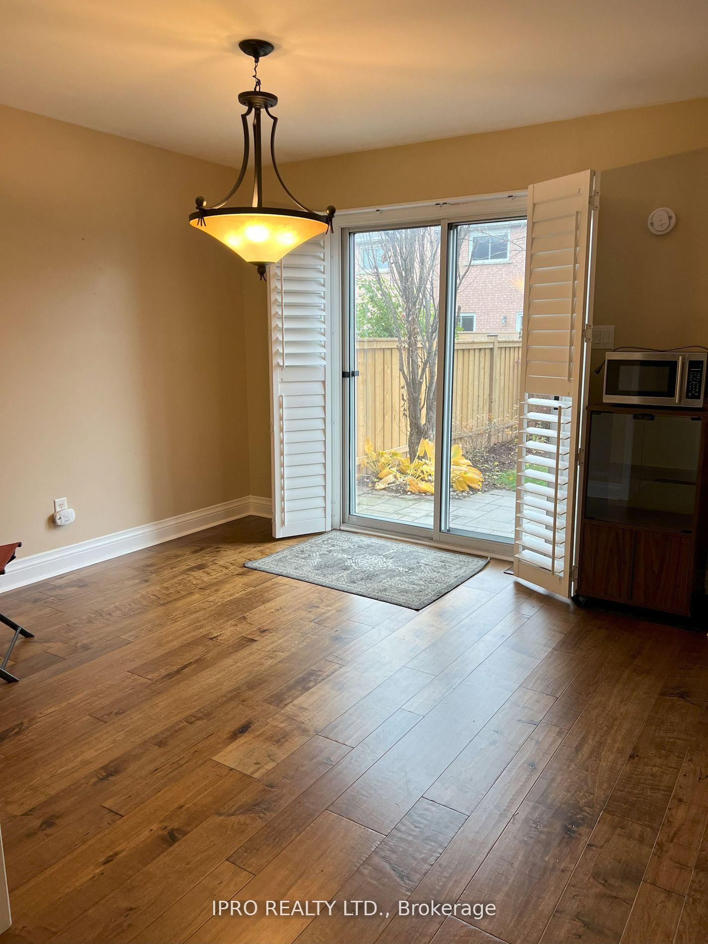 Photo 4 of 630 Julia Avenue, Burlington, Appleby — HOMEH