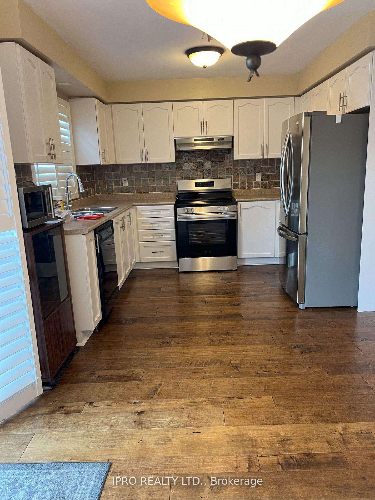 Photo 5 of 630 Julia Avenue, Burlington, Appleby — HOMEH