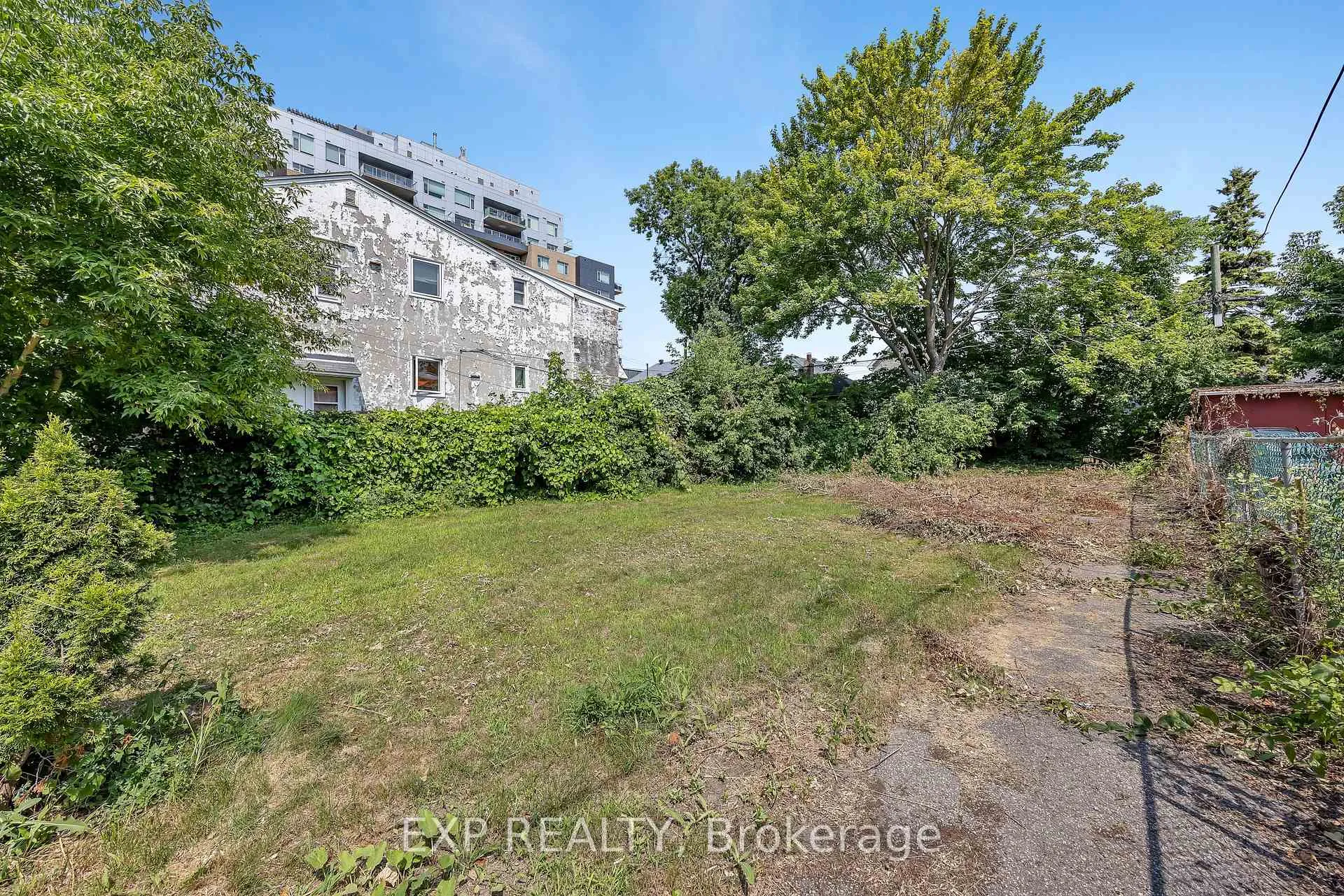 Photo 4 of 29 Marquette Avenue, Ottawa, Vanier — HOMEH