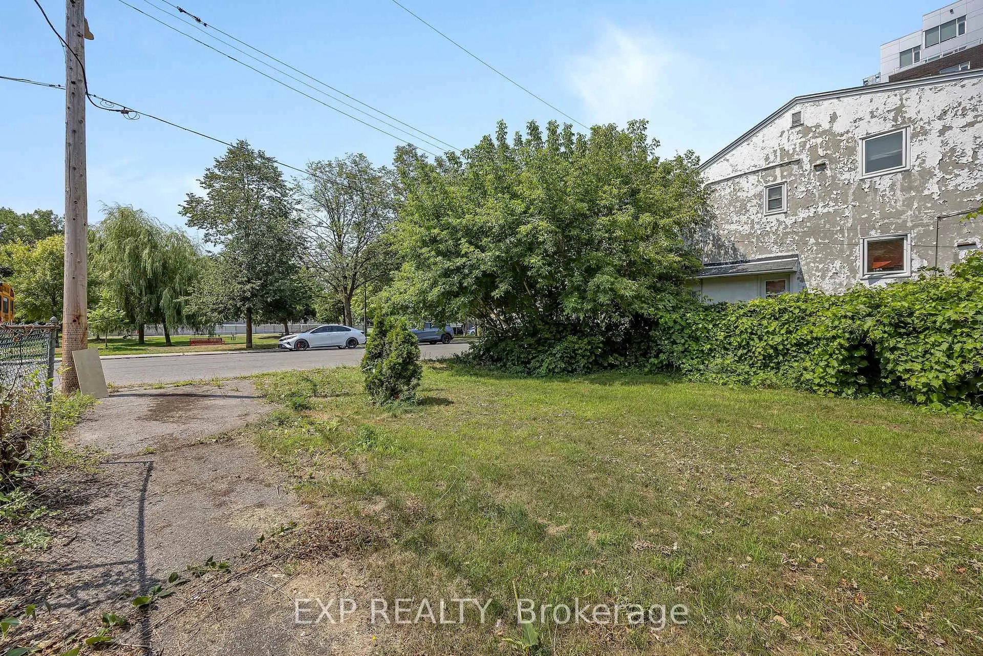 Photo 5 of 29 Marquette Avenue, Ottawa, Vanier — HOMEH