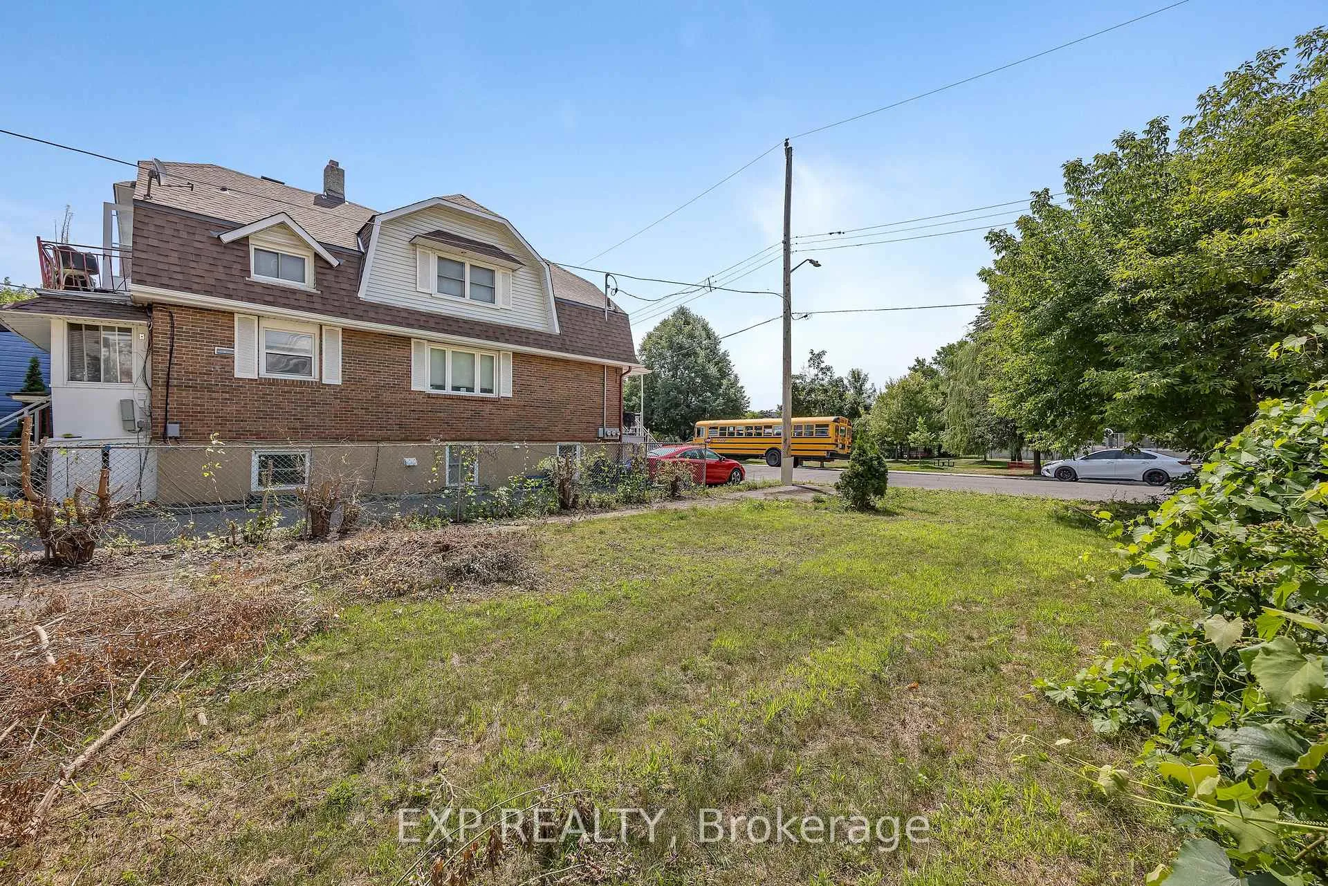 Photo 8 of 29 Marquette Avenue, Ottawa, Vanier — HOMEH