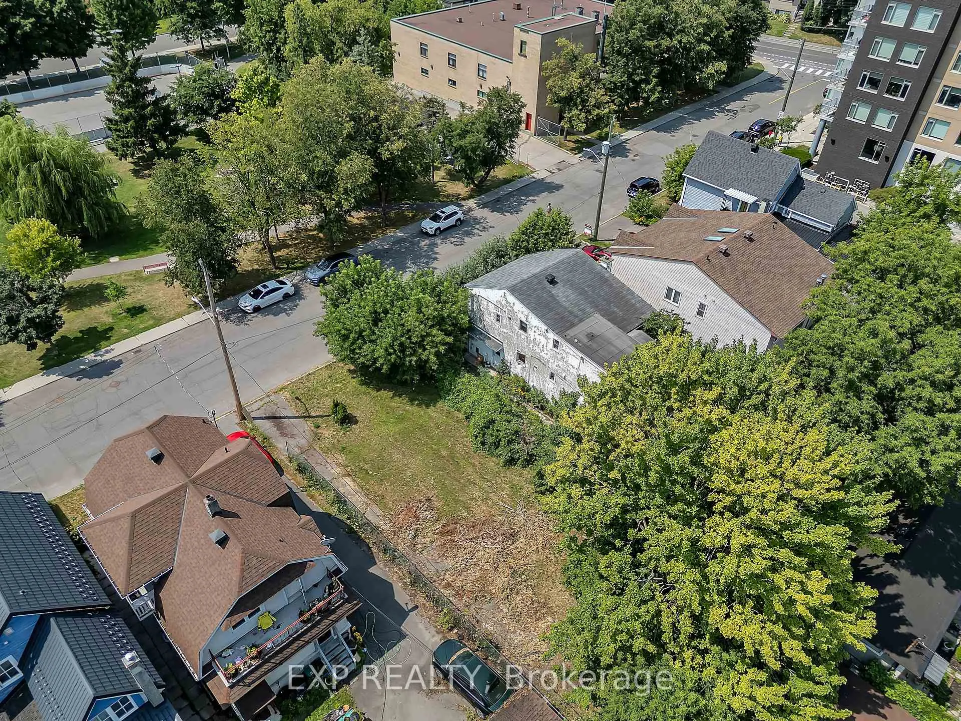 Photo 13 of 29 Marquette Avenue, Ottawa, Vanier — HOMEH