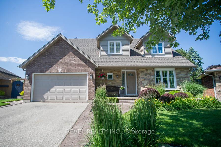 Photo 1 of 15 Pinto Court, Brant, Brantford Twp — HOMEH