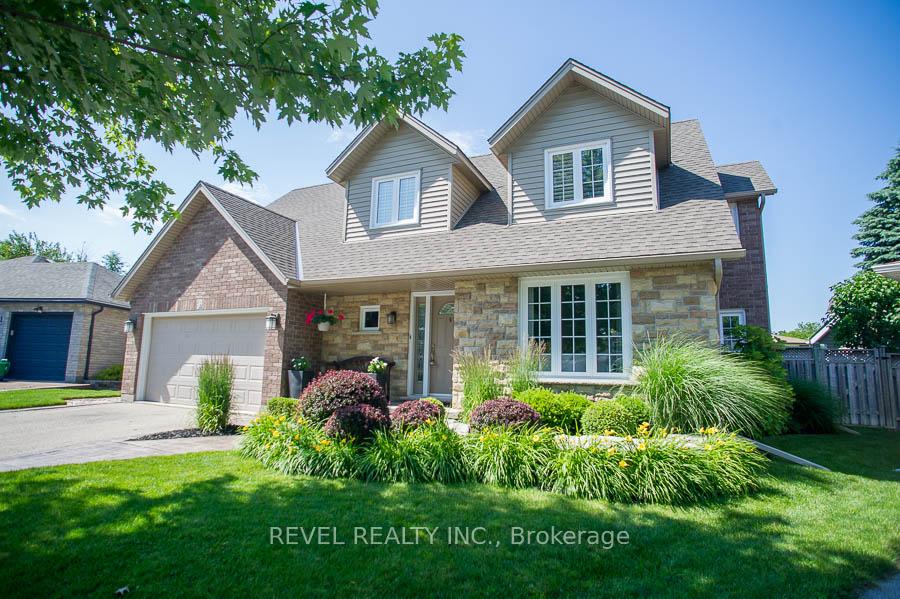 Photo 2 of 15 Pinto Court, Brant, Brantford Twp — HOMEH