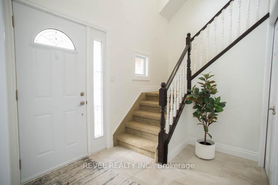 Photo 5 of 15 Pinto Court, Brant, Brantford Twp — HOMEH