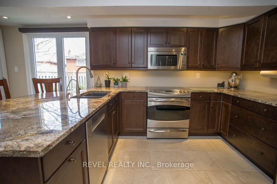 Photo 12 of 15 Pinto Court, Brant, Brantford Twp — HOMEH