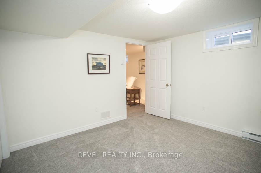 Photo 34 of 15 Pinto Court, Brant, Brantford Twp — HOMEH